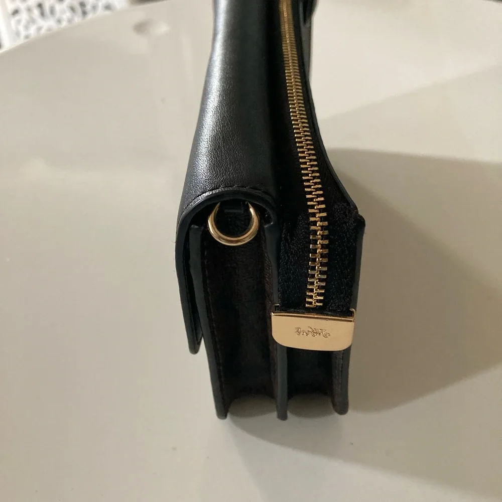 COACH FOLDOVER SIGNATURE COLORBLOCK WRISTLET - Picture 8 of 13